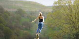 How Effective is Twitter to Share Cancer Clinical Trials?