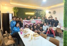 Keluarga Besar Serikat Pekerja Tolaki Lingkar Tambang (SP-TLT) Gelar Aksi Berbagi Takjil di Desa Pariama, Kecamatan Langgikima