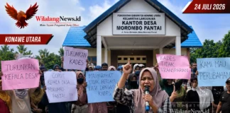 Warga Desa Morombo Pantai Gelar Aksi di Depan Balai Desa, Tuntut Kepala Desa Diturunkan